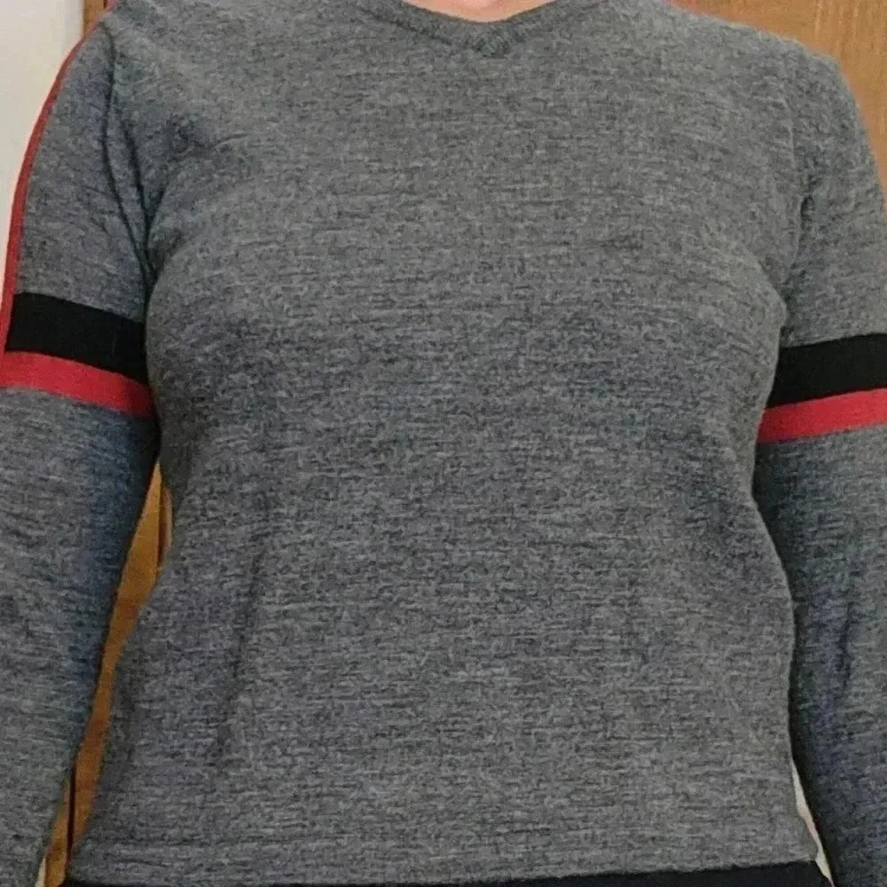 Gap Gray Sweater Wimens M Y2K Clean Girl Streetcore